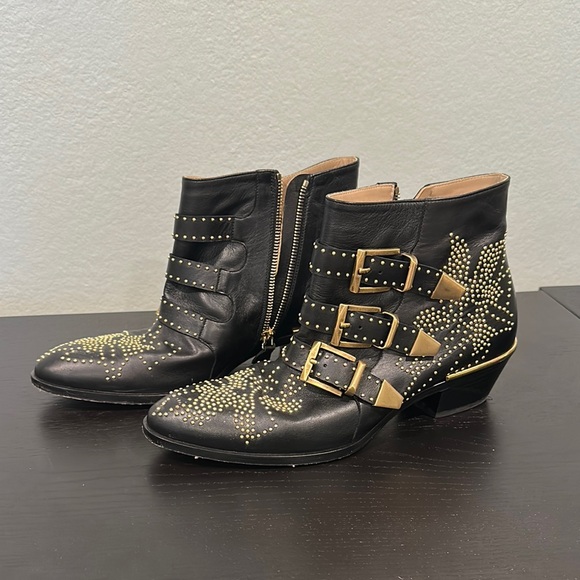 Chloe Susanna Studded Black/Gold Leather Ankle Boots - Size 38 - Picture 2 of 6